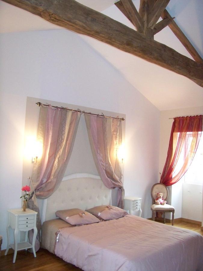 La Genoise Bed and Breakfast Tillieres Værelse billede