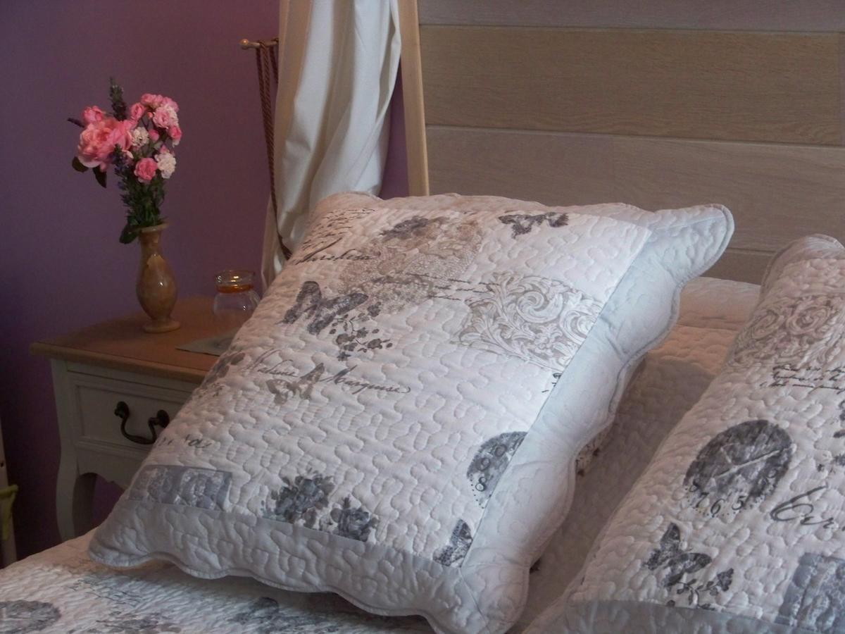 La Genoise Bed and Breakfast Tillieres Eksteriør billede